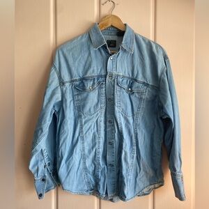 VINTAGE Women’s Liz Claiborne Sport Light Blue Denim Western shirt w/snaps szS